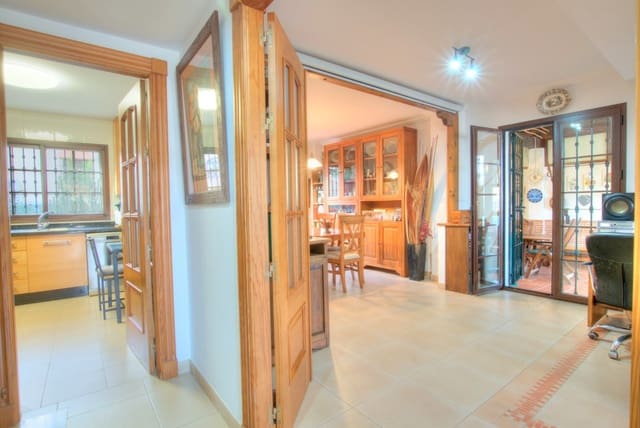 3 slaapkamer Halfvrijstaande villa te koop in Alhaurín de la Torre met zwembad garage - € 525.000 (Ref: 8879421)