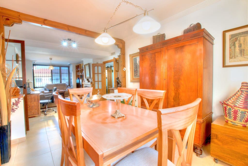 3 soveværelse Semi-Rækkehus til salg i Alhaurin de la Torre med swimmingpool garage - € 525.000 (Ref: 8879421)