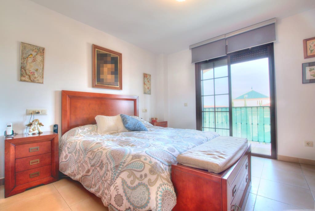 3 soveværelse Semi-Rækkehus til salg i Alhaurin de la Torre med swimmingpool garage - € 525.000 (Ref: 8879421)