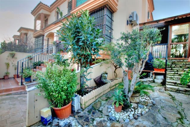 3 slaapkamer Halfvrijstaande villa te koop in Alhaurín de la Torre met zwembad garage - € 525.000 (Ref: 8879421)