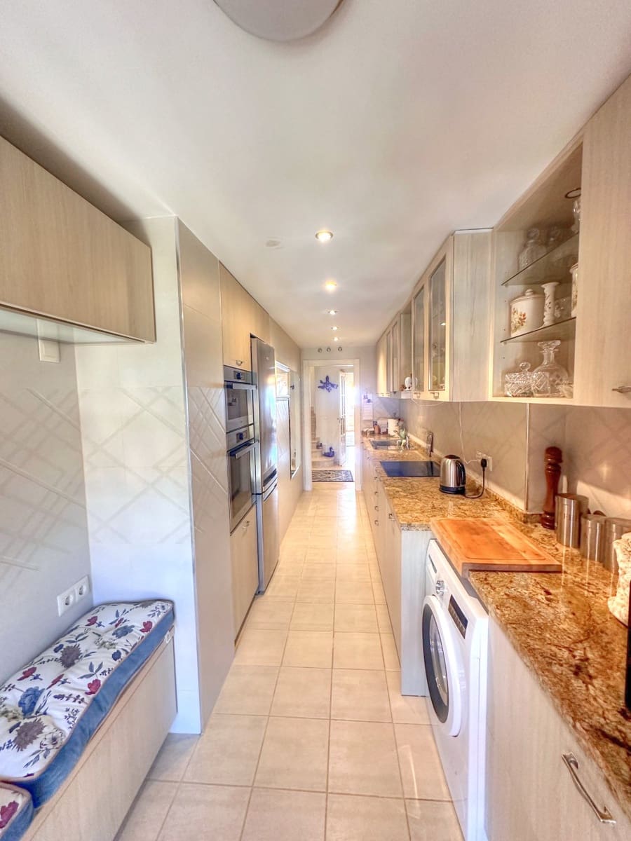 3 soveværelse Penthouse til salg i Torrox-Costa med swimmingpool - € 795.000 (Ref: 8907291)