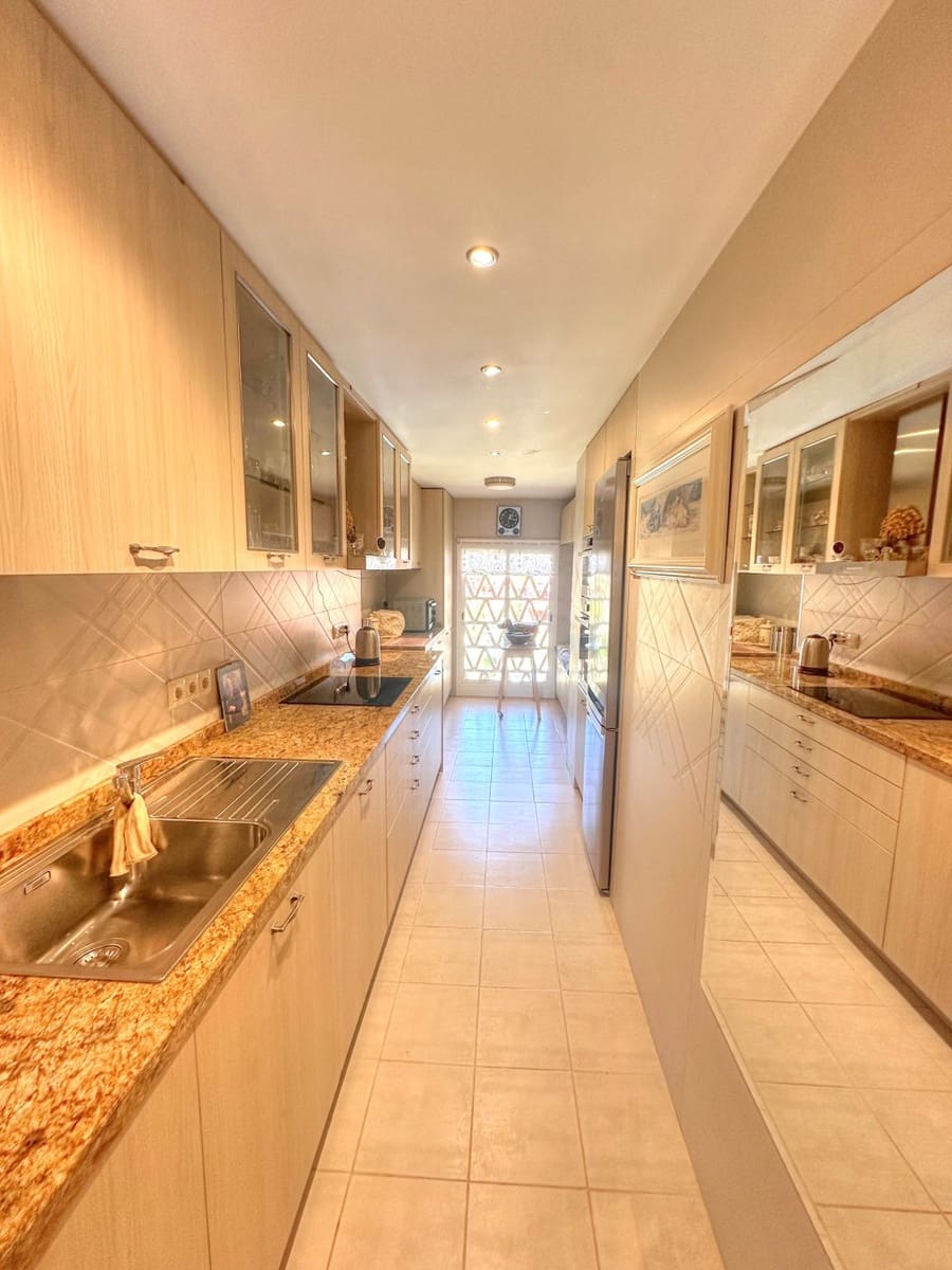 3 soveværelse Penthouse til salg i Torrox-Costa med swimmingpool - € 795.000 (Ref: 8907291)