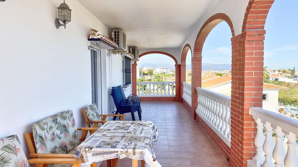 4 chambre Villa/Maison à vendre à Benajarafe avec piscine - 615 000 € (Ref: 8950387)