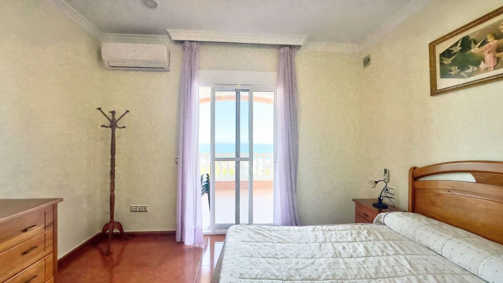 4 chambre Villa/Maison à vendre à Benajarafe avec piscine - 615 000 € (Ref: 8950387)