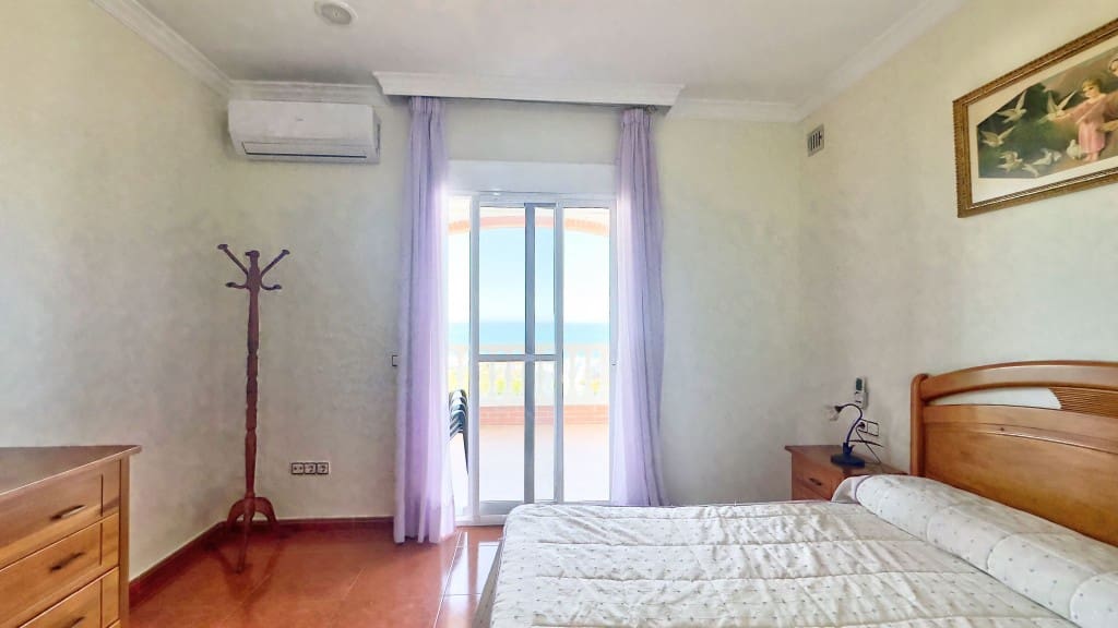 4 chambre Villa/Maison à vendre à Benajarafe avec piscine - 615 000 € (Ref: 8950387)