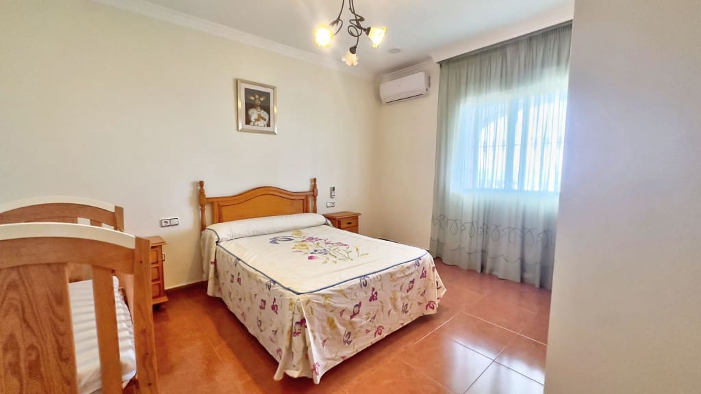 4 chambre Villa/Maison à vendre à Benajarafe avec piscine - 615 000 € (Ref: 8950387)