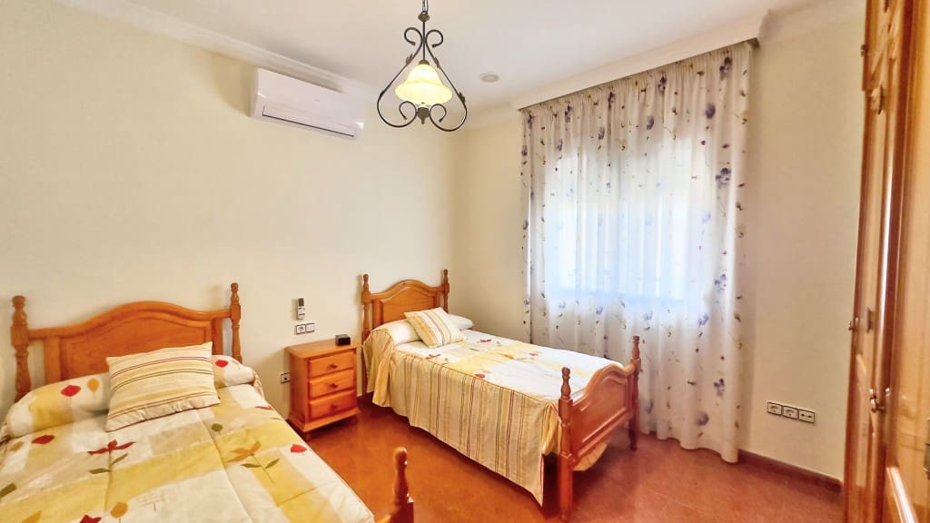 4 chambre Villa/Maison à vendre à Benajarafe avec piscine - 615 000 € (Ref: 8950387)