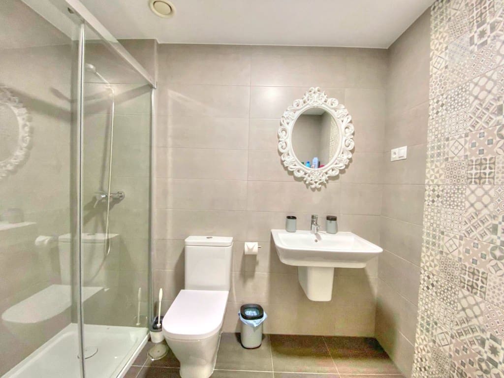 2 soverom Leilighet til salgs i Benajarafe med svømmebasseng garasje - € 950 (Ref: 8971964)