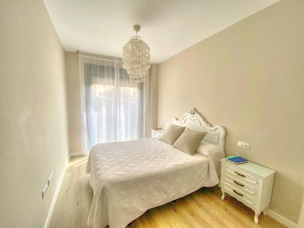 2 soverom Leilighet til salgs i Benajarafe med svømmebasseng garasje - € 950 (Ref: 8971964)