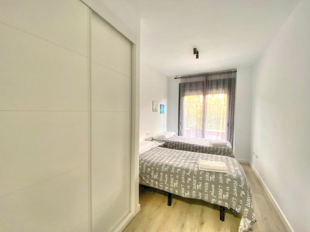 2 soverom Leilighet til salgs i Benajarafe med svømmebasseng garasje - € 950 (Ref: 8971964)
