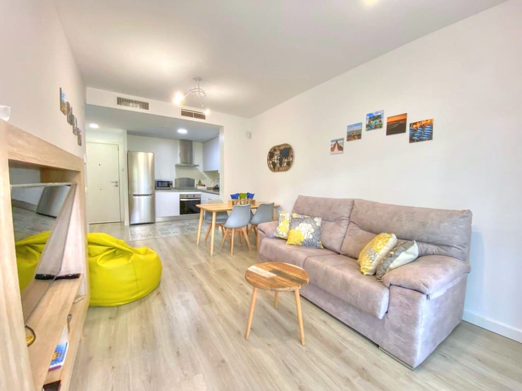 2 soverom Leilighet til salgs i Benajarafe med svømmebasseng garasje - € 950 (Ref: 8971964)