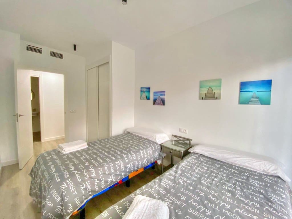 2 soverom Leilighet til salgs i Benajarafe med svømmebasseng garasje - € 950 (Ref: 8971964)