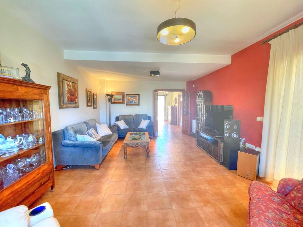 4 soveværelse Semi-Rækkehus til salg i Chilches med swimmingpool garage - € 690.000 (Ref: 9002866)