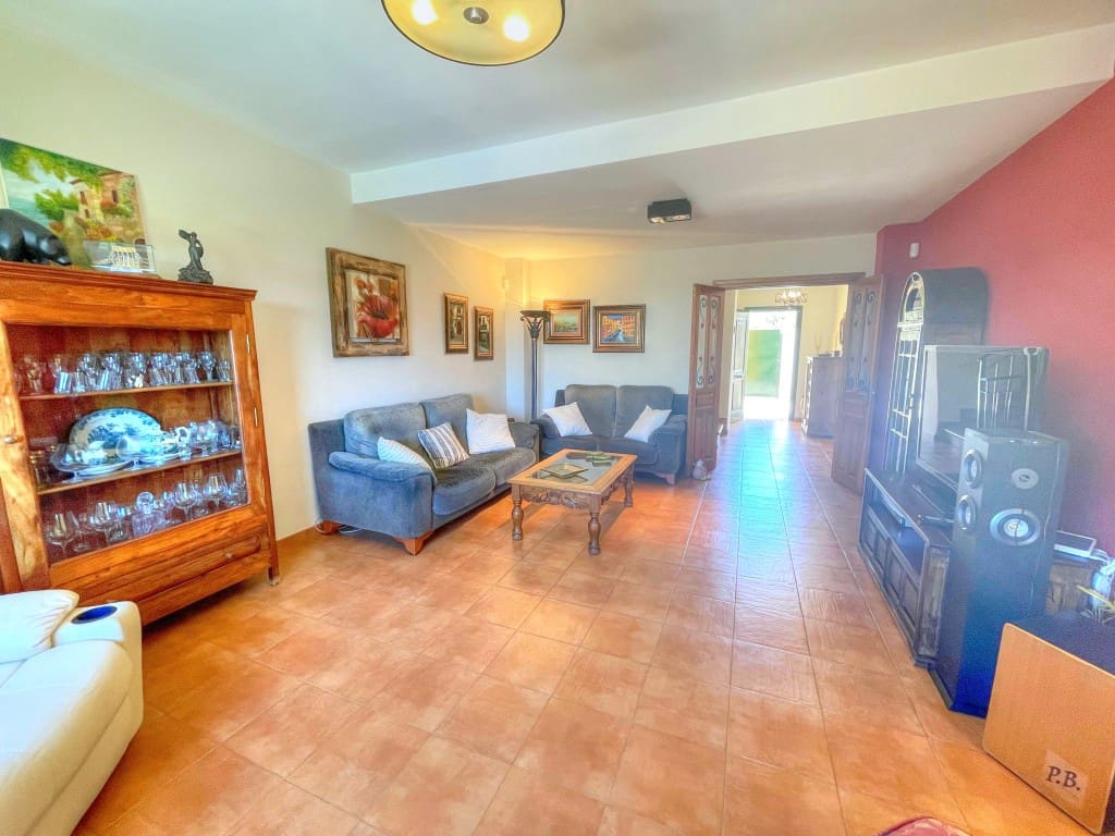 4 soveværelse Semi-Rækkehus til salg i Chilches med swimmingpool garage - € 690.000 (Ref: 9002866)