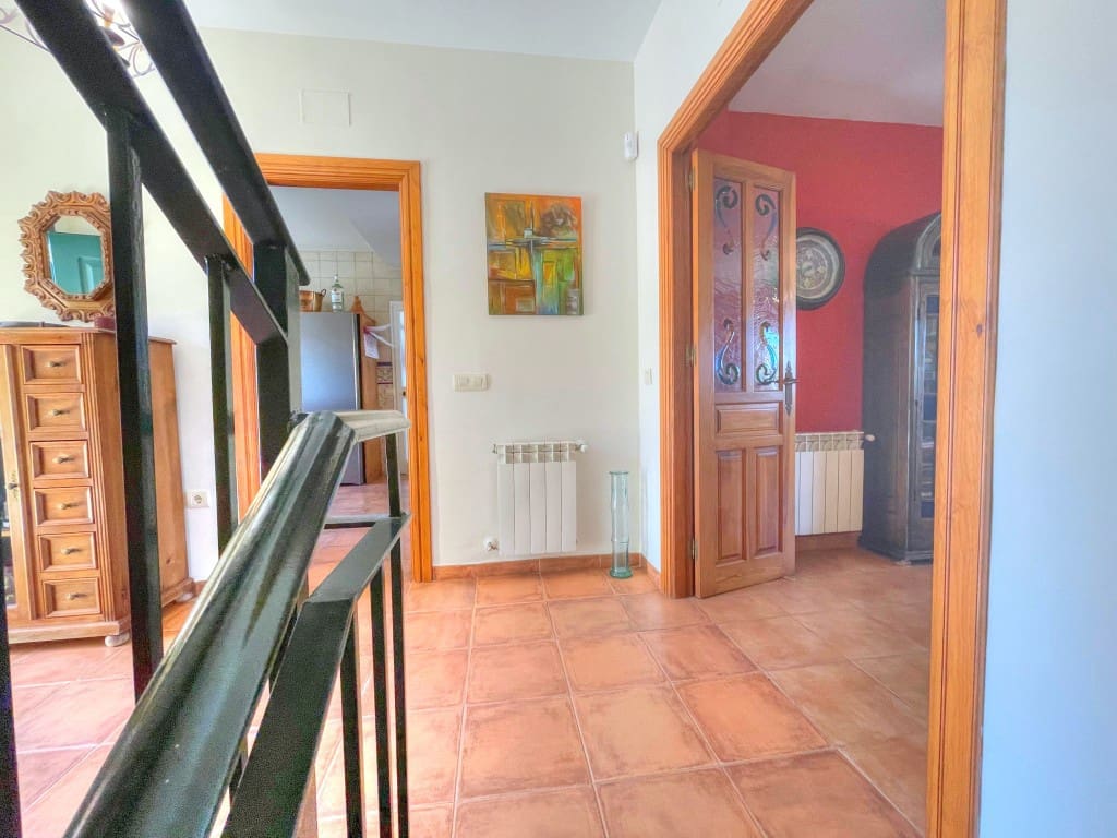 4 soveværelse Semi-Rækkehus til salg i Chilches med swimmingpool garage - € 690.000 (Ref: 9002866)