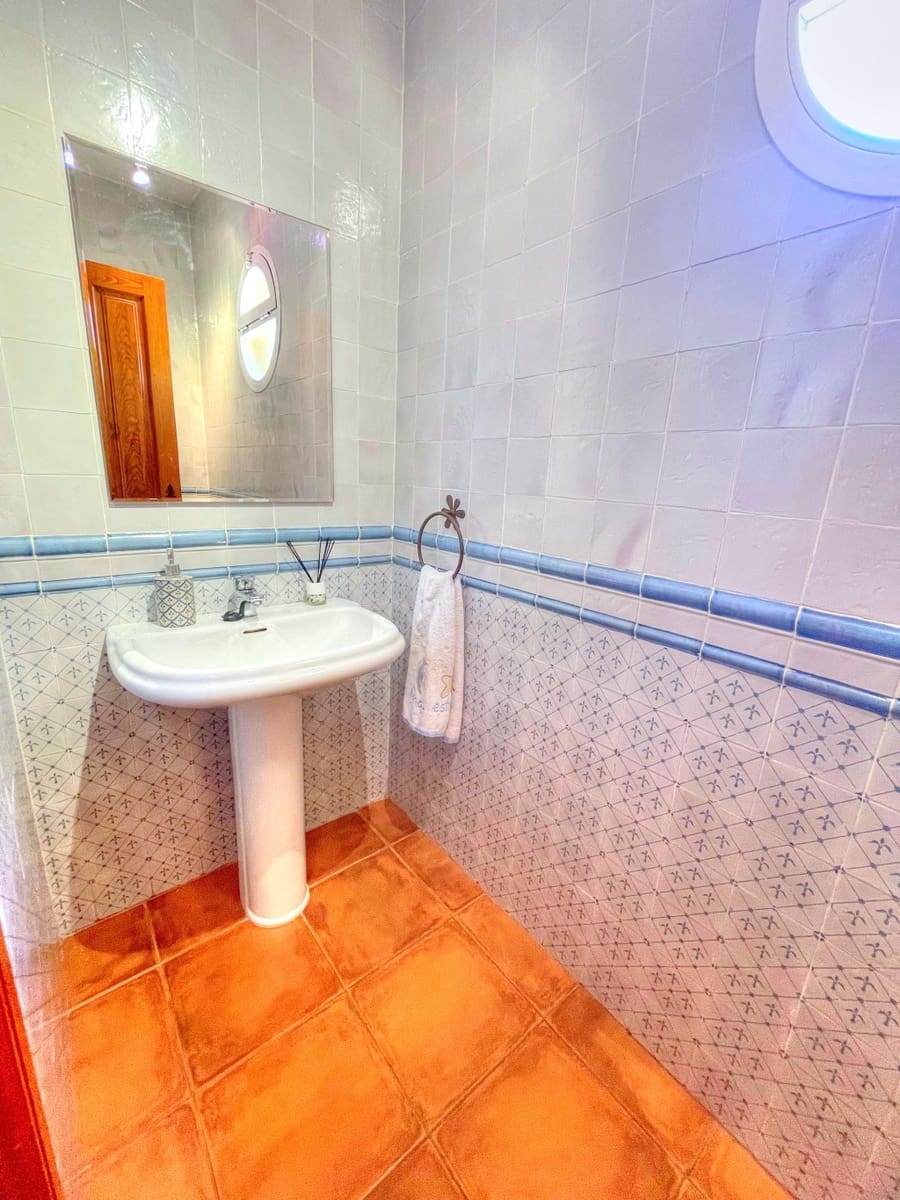 4 soveværelse Semi-Rækkehus til salg i Chilches med swimmingpool garage - € 690.000 (Ref: 9002866)