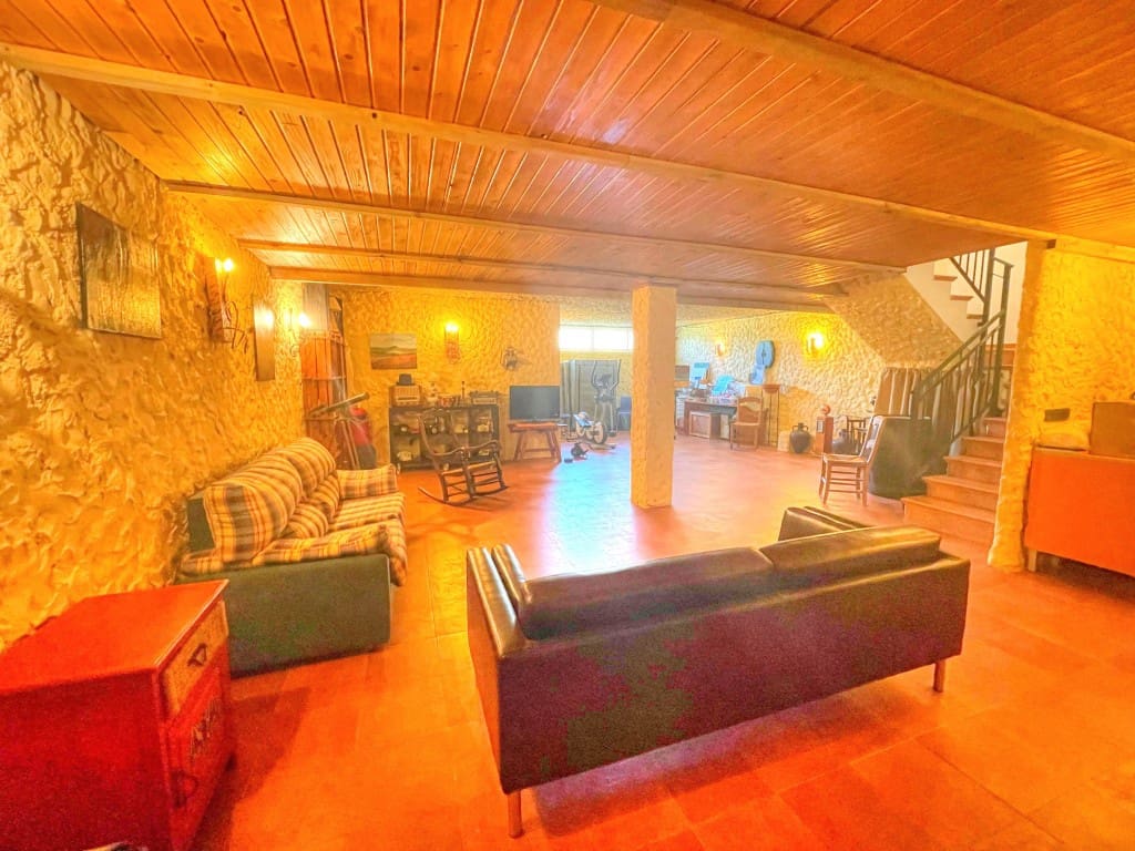 4 soveværelse Semi-Rækkehus til salg i Chilches med swimmingpool garage - € 690.000 (Ref: 9002866)