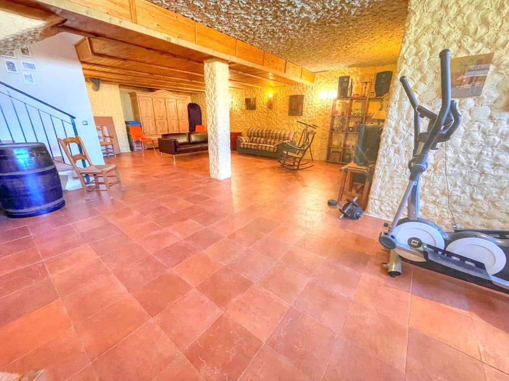 4 soveværelse Semi-Rækkehus til salg i Chilches med swimmingpool garage - € 690.000 (Ref: 9002866)