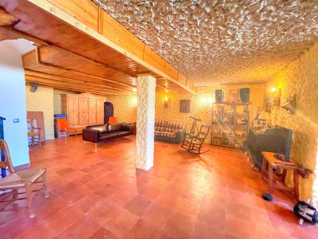 4 soveværelse Semi-Rækkehus til salg i Chilches med swimmingpool garage - € 690.000 (Ref: 9002866)