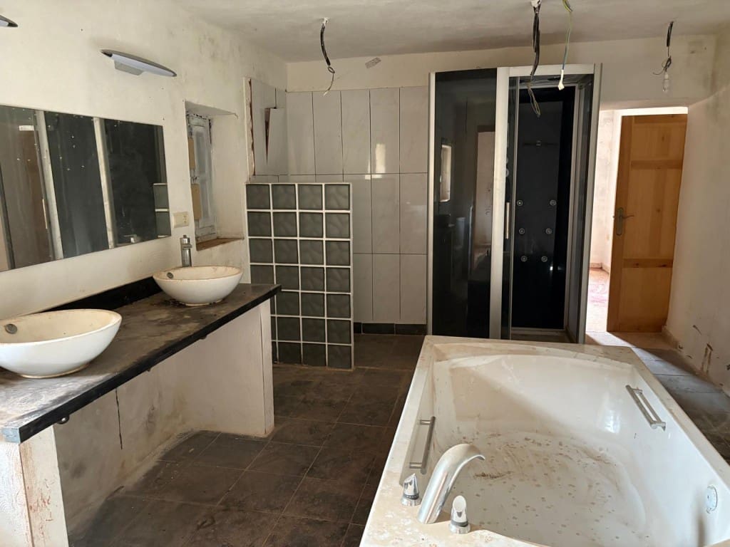 5 sypialnia Finka/Dom wiejski na sprzedaż w Casabermeja - 150 000 € (Ref: 9017370)