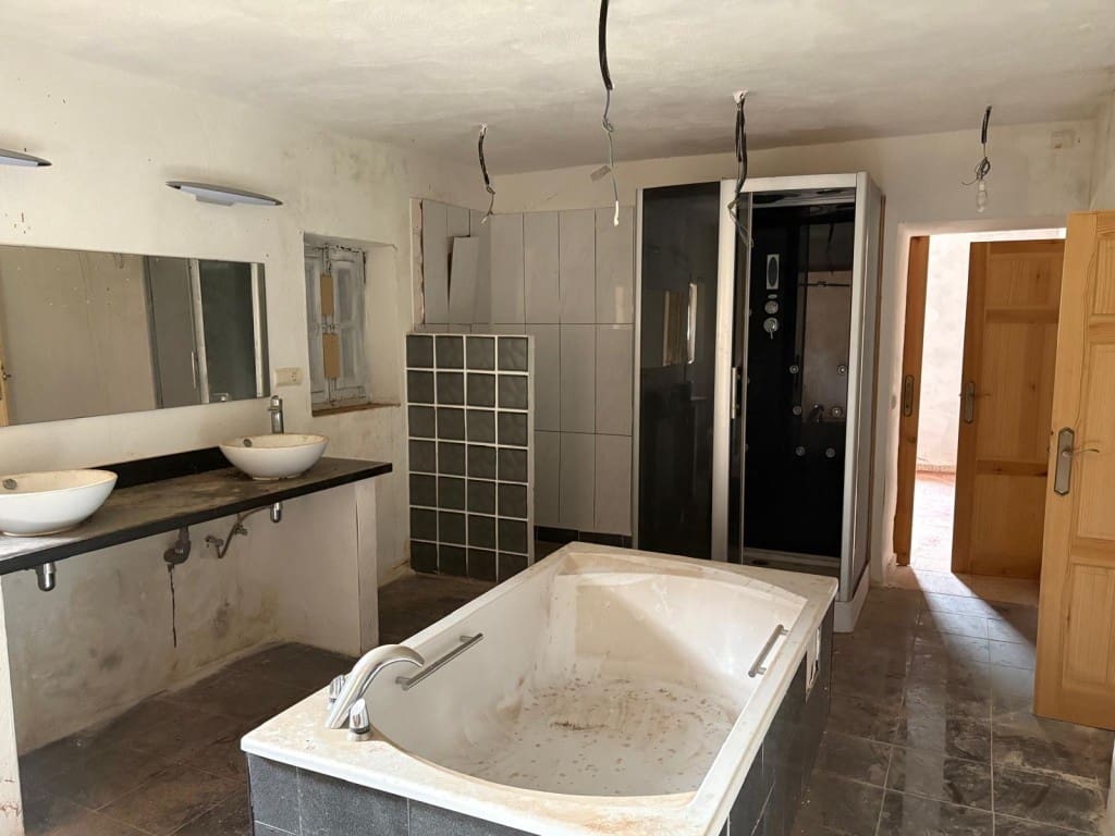 5 sypialnia Finka/Dom wiejski na sprzedaż w Casabermeja - 150 000 € (Ref: 9017370)