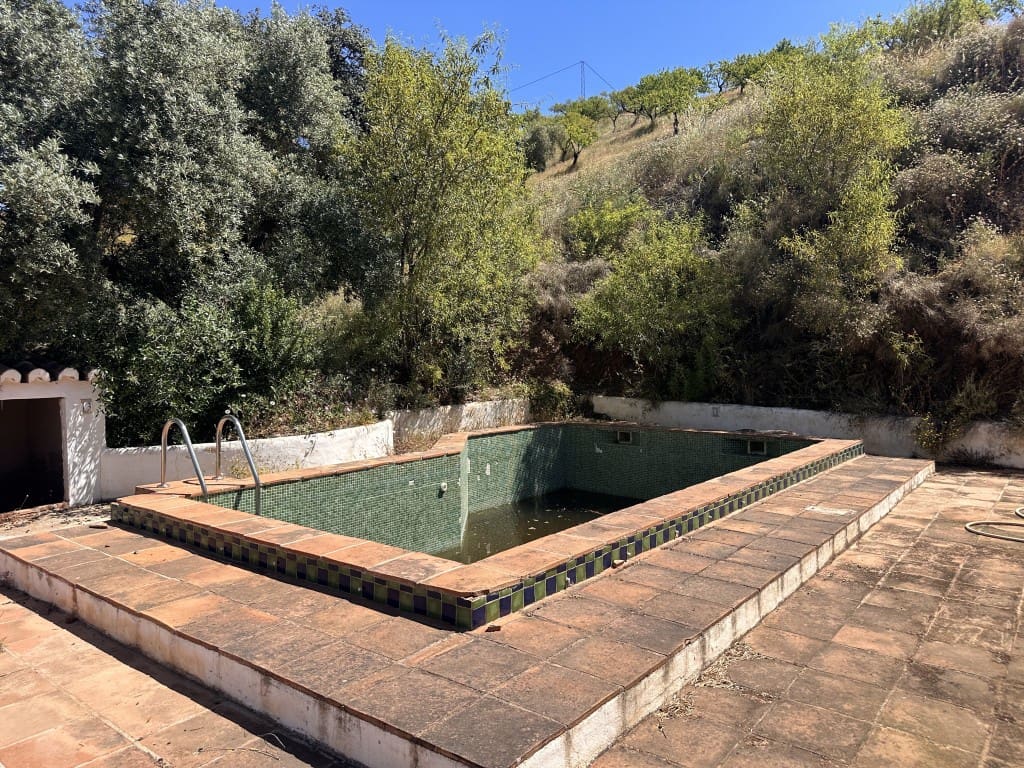 4 soverom Finca/Herregård til salgs i Colmenar med svømmebasseng - € 299 000 (Ref: 9048542)