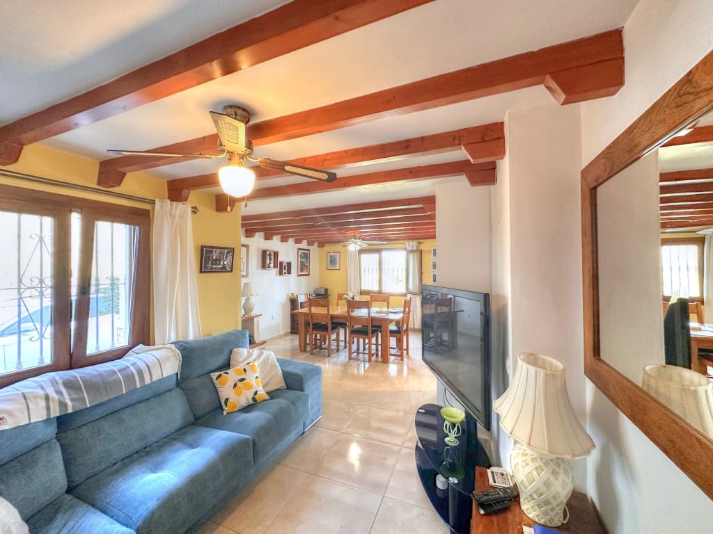 5 soveværelse Villa til salg i Iznate med swimmingpool - € 545.000 (Ref: 9084970)