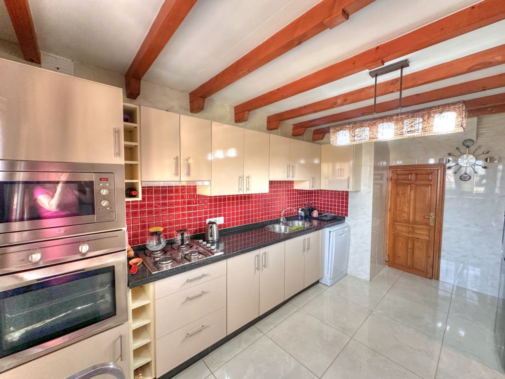 5 soveværelse Villa til salg i Iznate med swimmingpool - € 545.000 (Ref: 9084970)