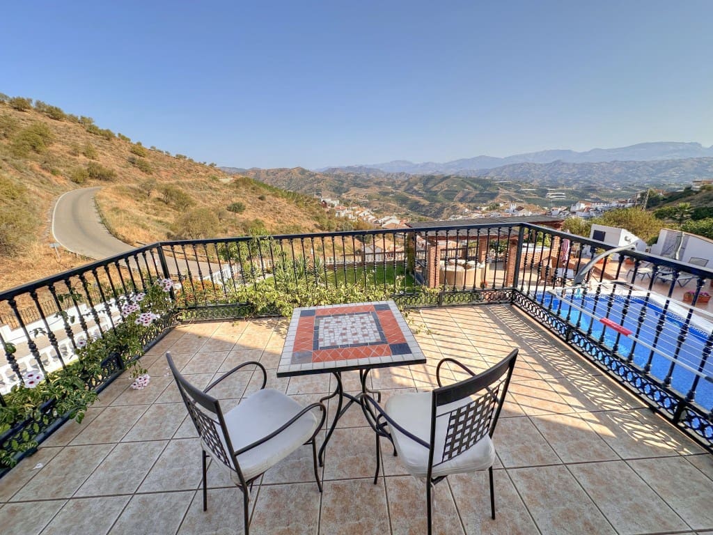 5 soveværelse Villa til salg i Iznate med swimmingpool - € 545.000 (Ref: 9084970)