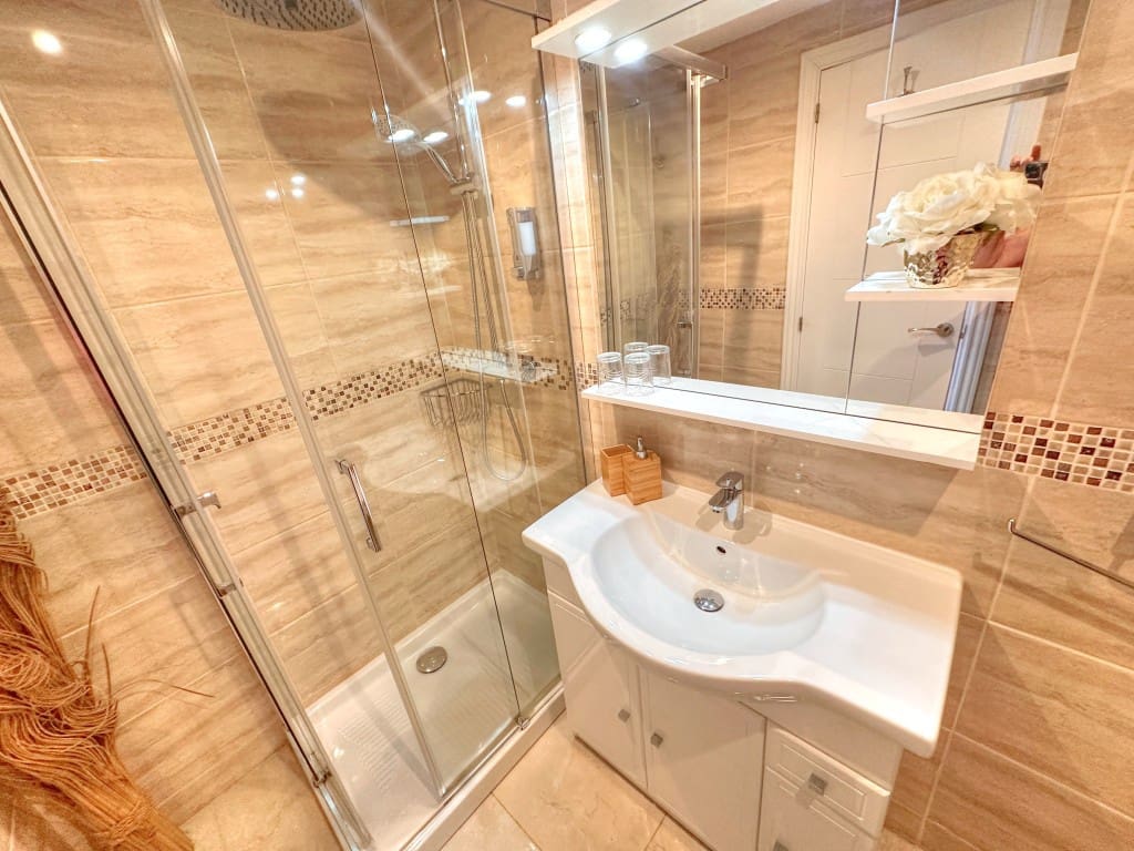 5 soveværelse Villa til salg i Iznate med swimmingpool - € 545.000 (Ref: 9084970)