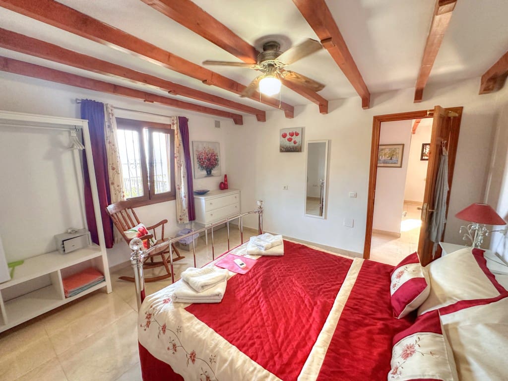 5 soveværelse Villa til salg i Iznate med swimmingpool - € 545.000 (Ref: 9084970)