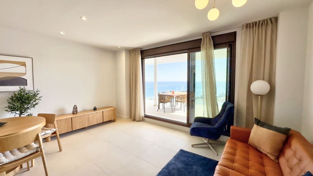 2 slaapkamer Flat te koop in Rincon de la Victoria met zwembad garage - € 680.000 (Ref: 9110088)