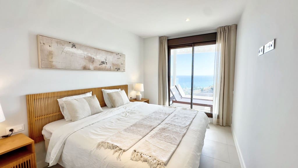 2 slaapkamer Flat te koop in Rincon de la Victoria met zwembad garage - € 680.000 (Ref: 9110088)