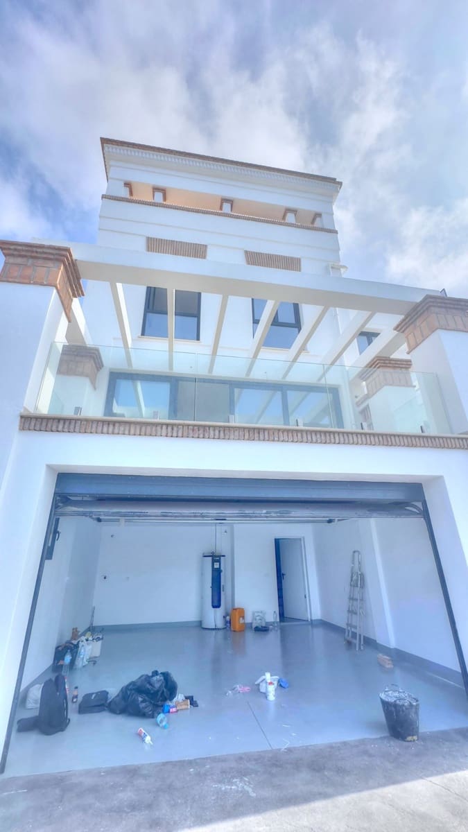 2 soveværelse Byhus til salg i Torrox-Costa med swimmingpool garage - € 347.000 (Ref: 9111892)
