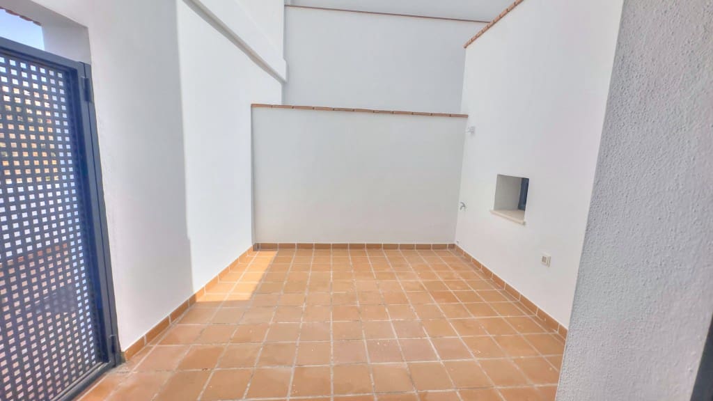 2 soveværelse Byhus til salg i Torrox-Costa med swimmingpool garage - € 347.000 (Ref: 9111892)