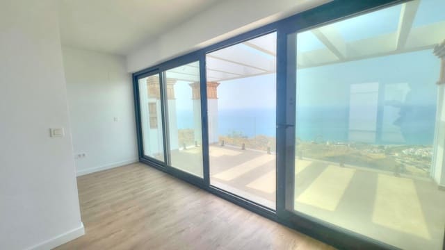 2 soveværelse Byhus til salg i Torrox-Costa, Torrox med swimmingpool garage - € 347.000 (Ref: 9111892)