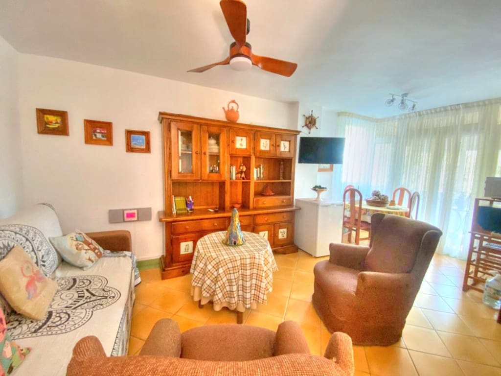 1 soveværelse Lejlighed til leje i Benajarafe med swimmingpool - € 650 (Ref: 9148965)