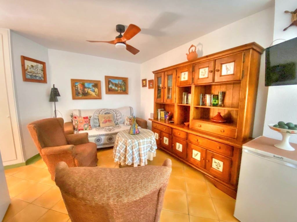 1 soveværelse Lejlighed til leje i Benajarafe med swimmingpool - € 650 (Ref: 9148965)