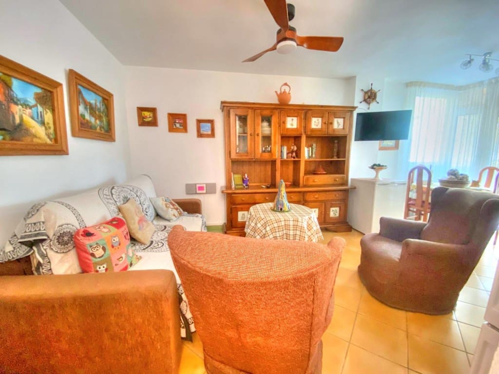 1 soveværelse Lejlighed til leje i Benajarafe med swimmingpool - € 650 (Ref: 9148965)