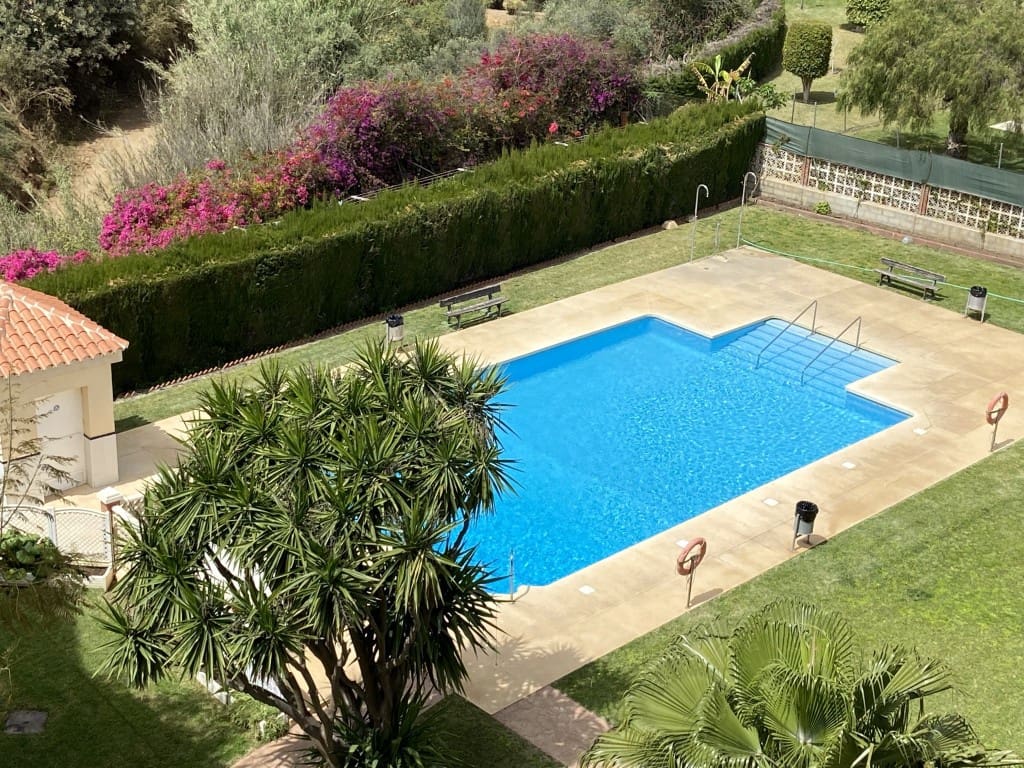 1 soveværelse Lejlighed til leje i Benajarafe med swimmingpool - € 650 (Ref: 9148965)