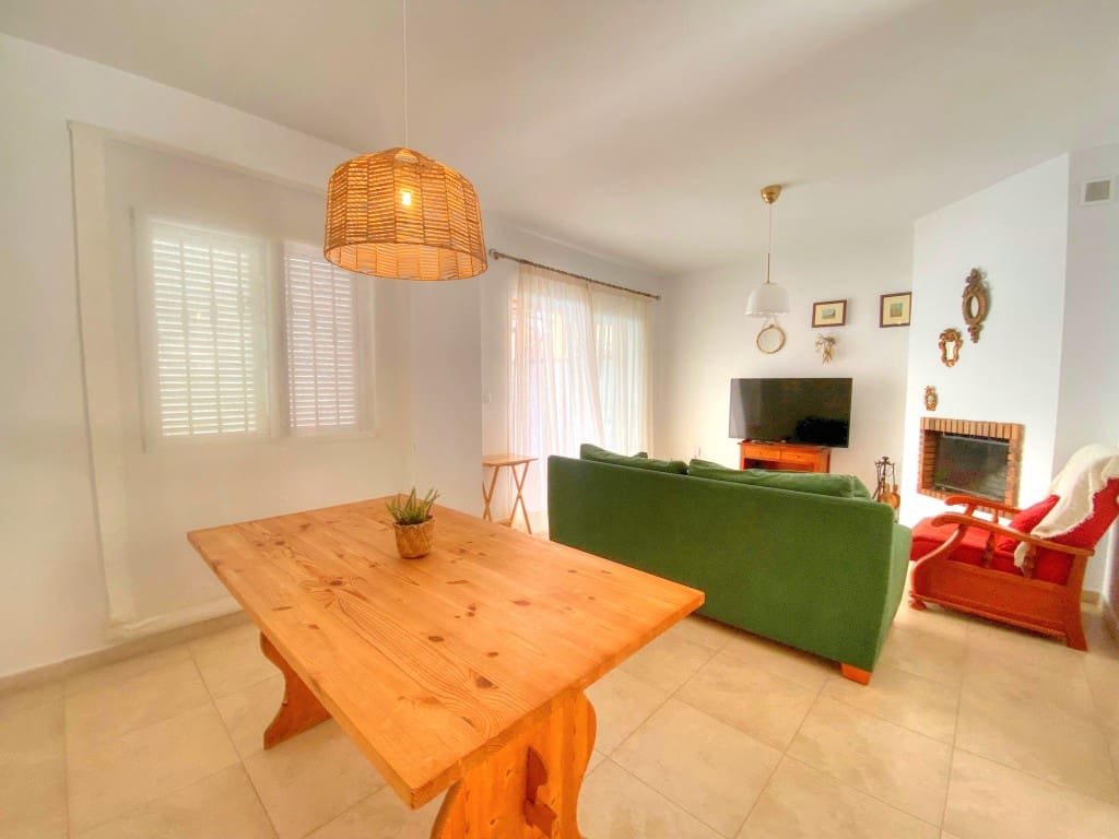 3 soveværelse Byhus til leje i Benajarafe med swimmingpool - € 1.400 (Ref: 9160826)