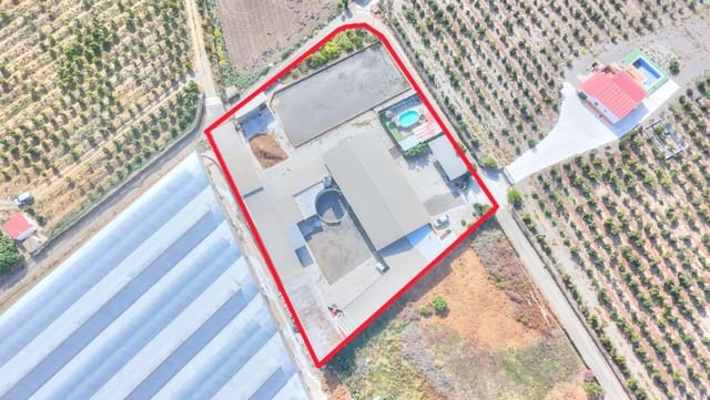 4 makuuhuone Maalaistalo myytävänä paikassa Vélez-Málaga mukana uima-altaan - 1 180 000 € (Ref: 9164767)