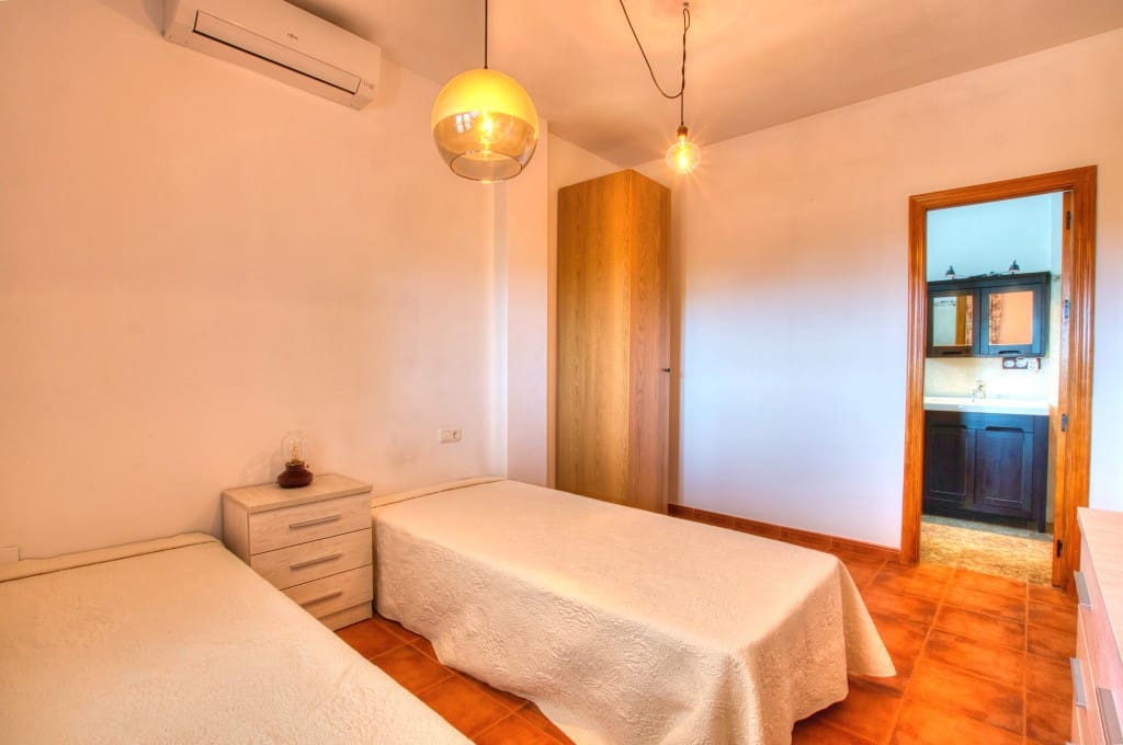 3 soveværelse Finca/Landehus til salg i Mondron med swimmingpool - € 380.000 (Ref: 9176230)