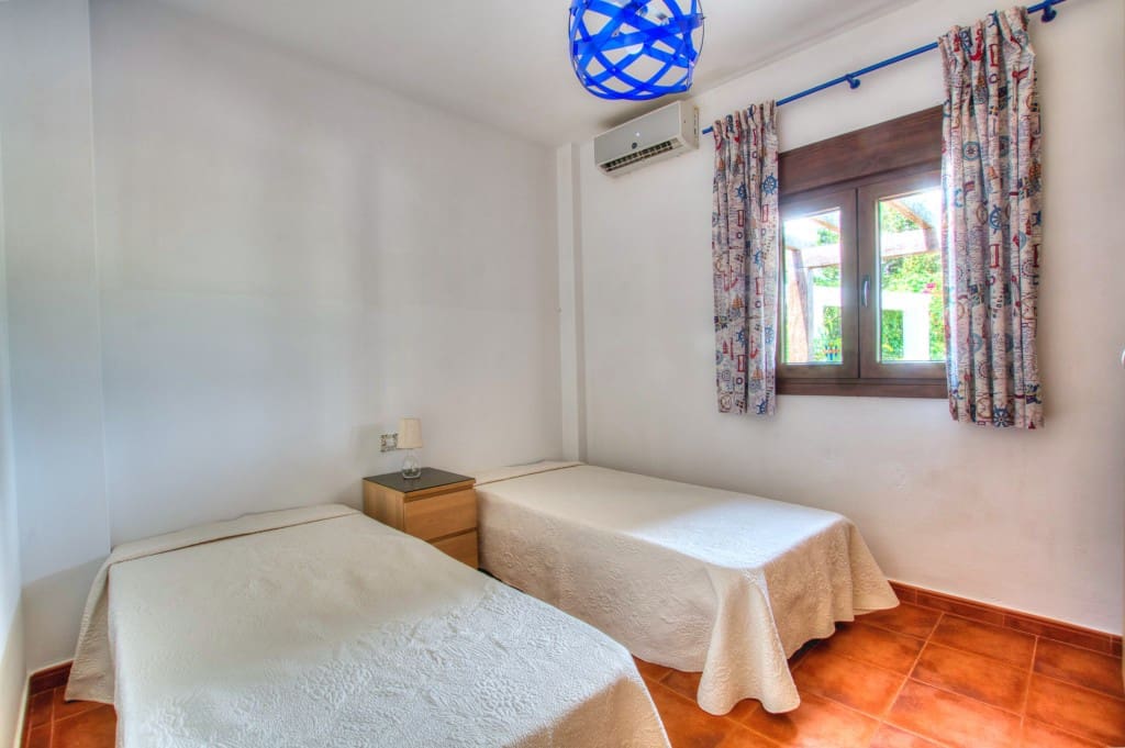 3 soveværelse Finca/Landehus til salg i Mondron med swimmingpool - € 380.000 (Ref: 9176230)