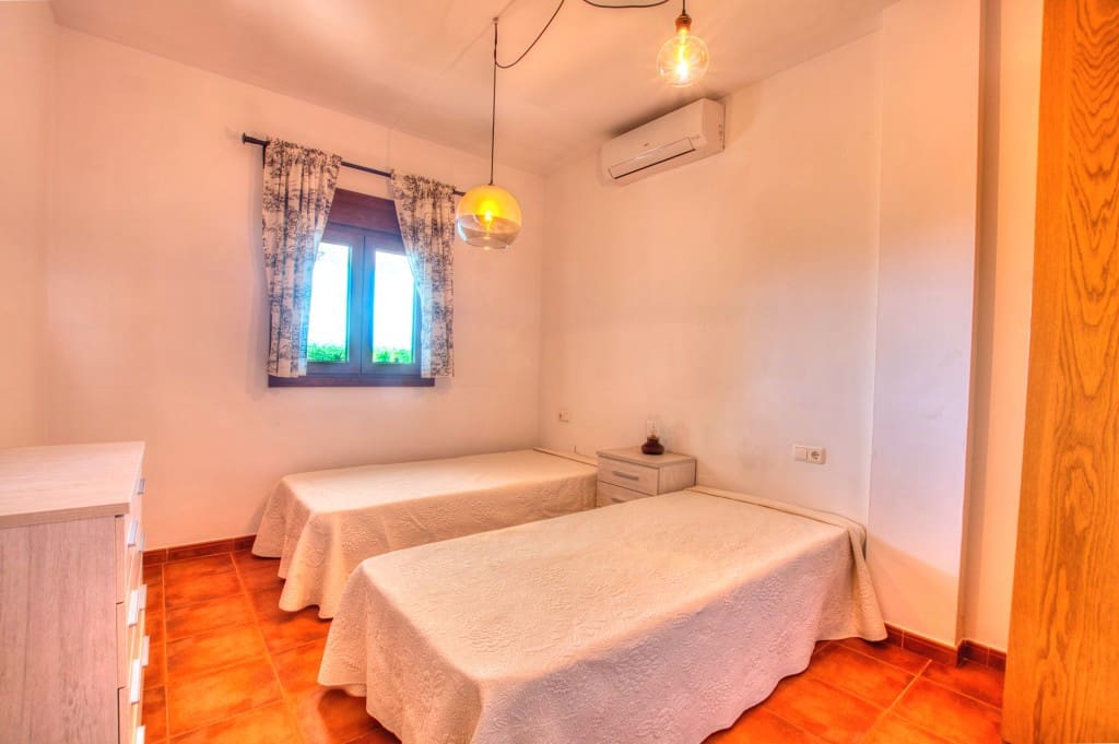 3 soveværelse Finca/Landehus til salg i Mondron med swimmingpool - € 380.000 (Ref: 9176230)