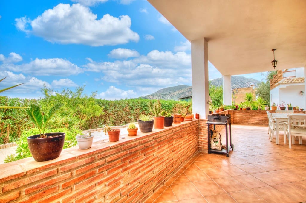 3 soveværelse Finca/Landehus til salg i Mondron med swimmingpool - € 380.000 (Ref: 9176230)