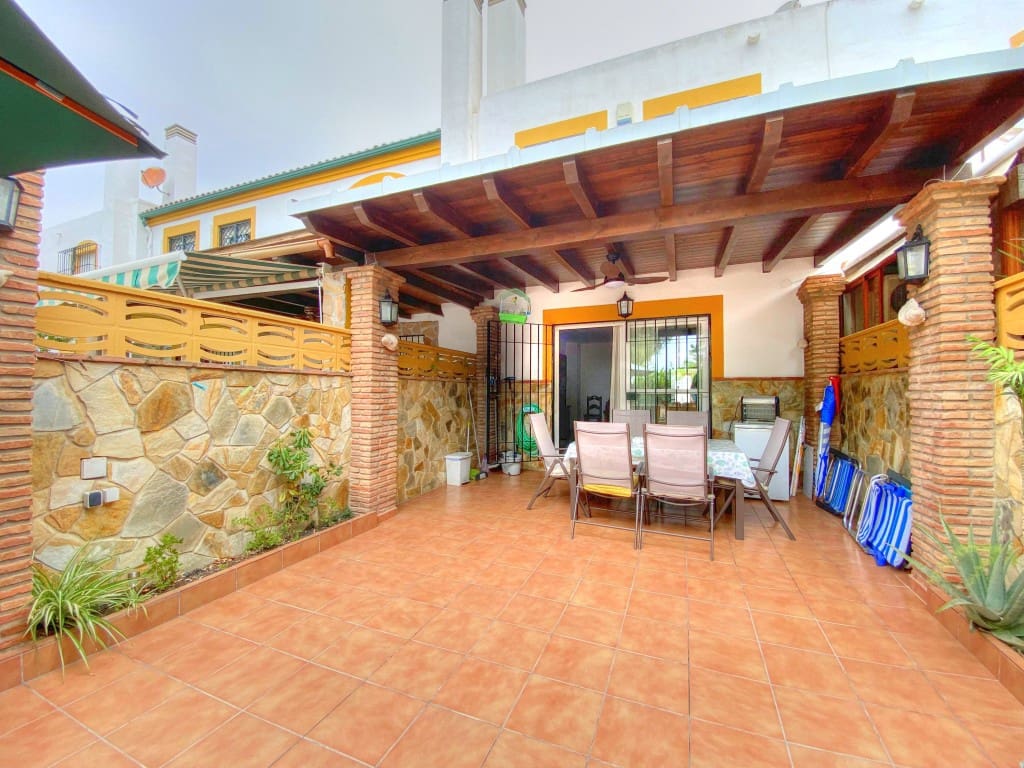 3 soveværelse Byhus til leje i Chilches med swimmingpool - € 1.100 (Ref: 9188125)