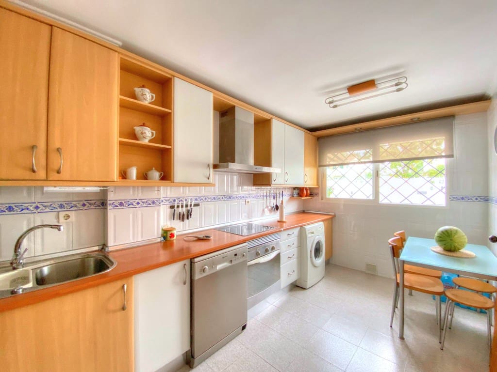 3 soveværelse Byhus til leje i Chilches med swimmingpool - € 1.100 (Ref: 9188125)