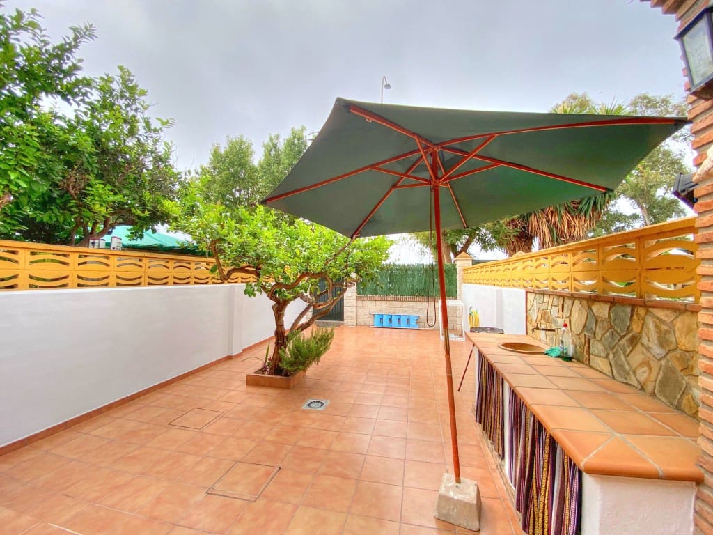 3 soveværelse Byhus til leje i Chilches med swimmingpool - € 1.100 (Ref: 9188125)