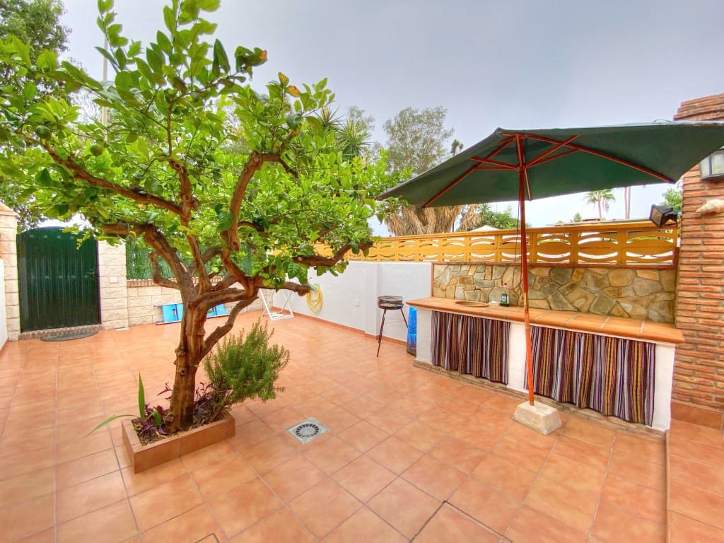 3 soveværelse Byhus til leje i Chilches med swimmingpool - € 1.100 (Ref: 9188125)